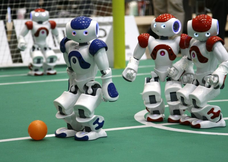 Roboti zamijenili ljude na nogometnim terenima