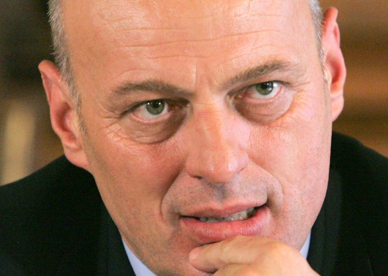 Bivši kosovski premijer Ceku uhićen u Bugarskoj