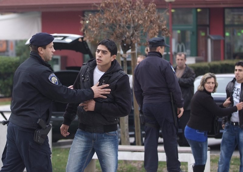 Interventna policija spriječila sukob romskih obitelji