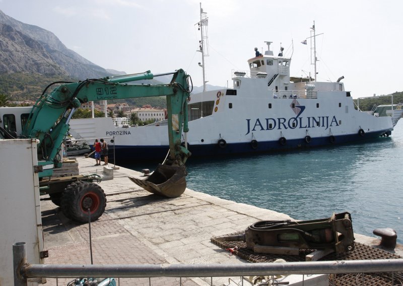 Uspostavljen trajektni promet prema Braču i Hvaru