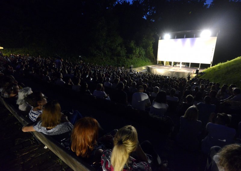 Kinoprikazivači traže da se odustane od dizanja PDV-a na kino ulaznice