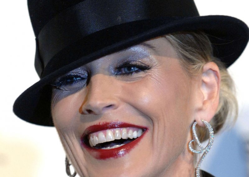 Sharon Stone šokirala ružem koji se razlio po licu
