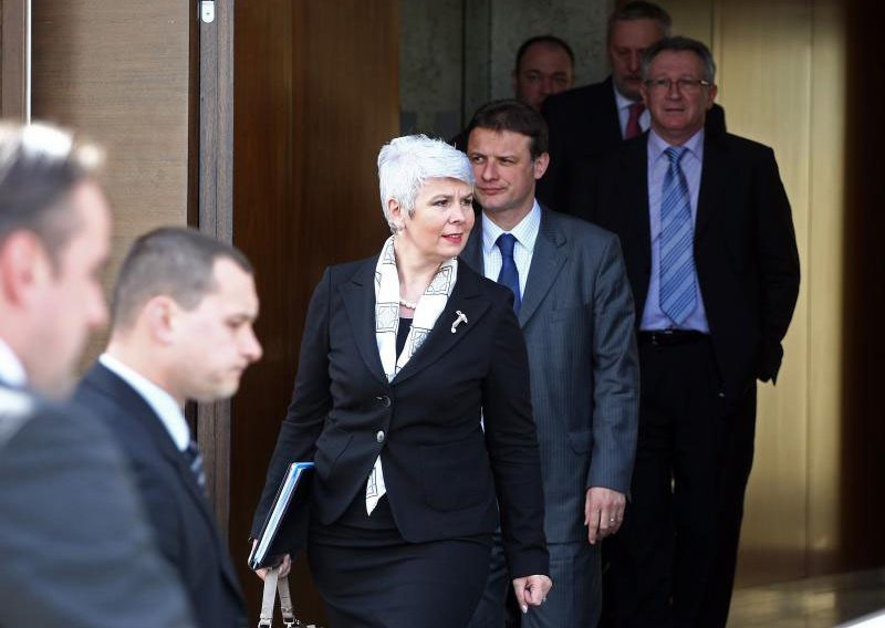 PM says it's hardly possible that ministers made moves without Sanader's knowledge