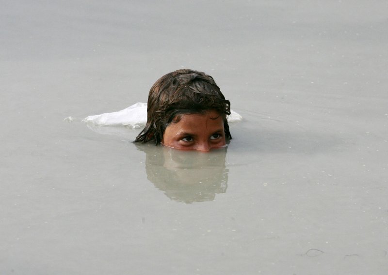 U poplavama u Pakistanu najmanje 1.600 mrtvih