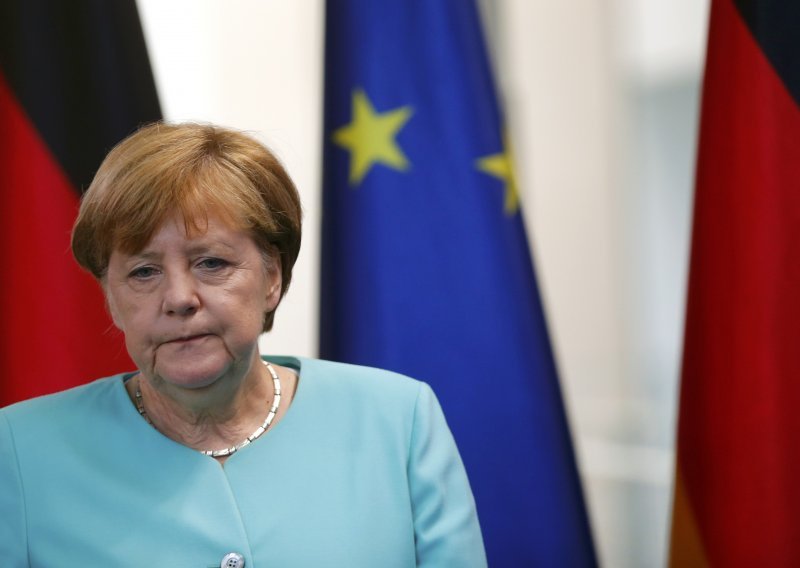 Samo 8 posto Nijemaca vjeruje u migrantsku politiku Angele Merkel