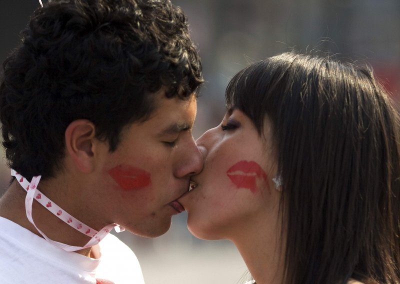 Grad Mexico oborio rekord u istodobnom ljubljenju