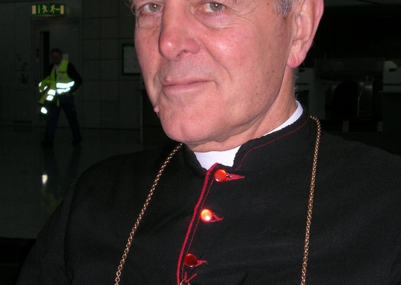 Biskup kažnjen s 12.000 eura zbog nijekanja holokausta