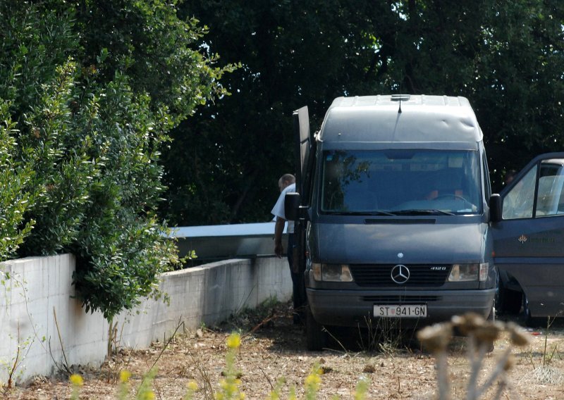 Silovatelj danima visio na stablu u Kaštelima