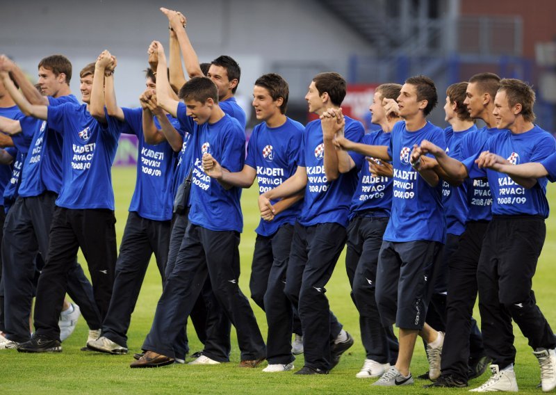 Dinamo i Hajduk na Trgu bana Jelačića