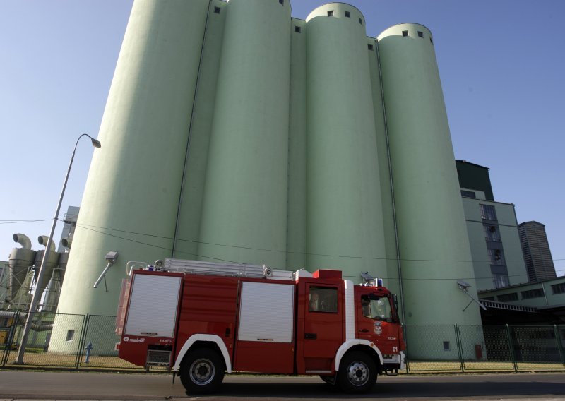 Radnik poginuo čisteći silos