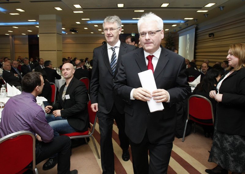 Josipovic urges gov't not to postpone reforms in election year