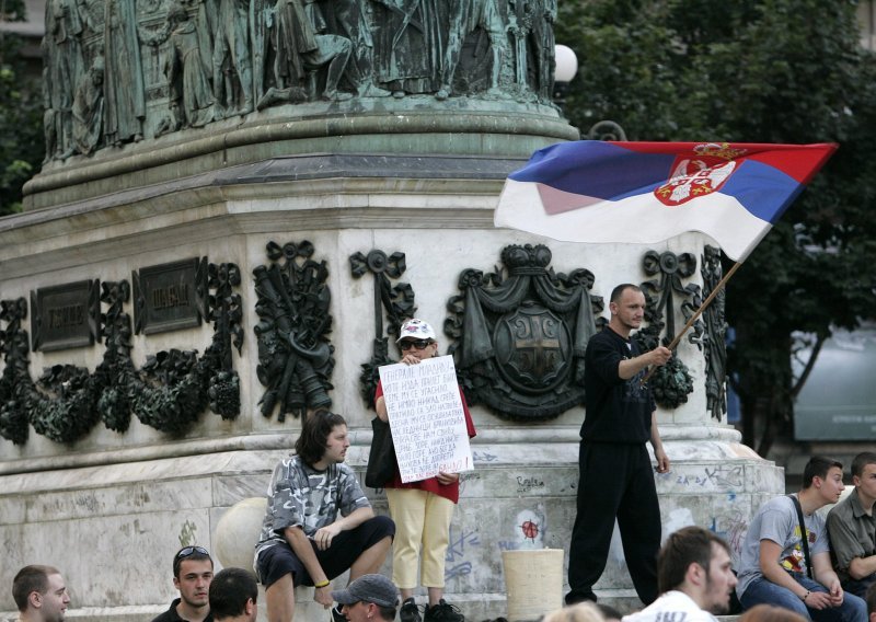 U Beogradu i Novom Sadu neredi i hapšenja zbog Mladića