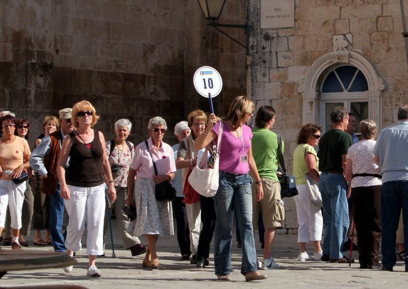 Turistički vodiči neće raditi za Atlas