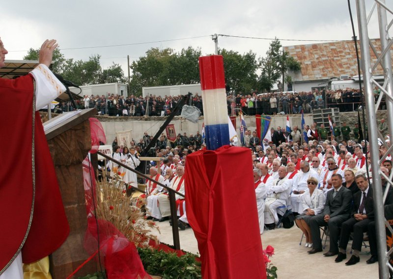 Štambukov rukoljub islamističkim radikalima