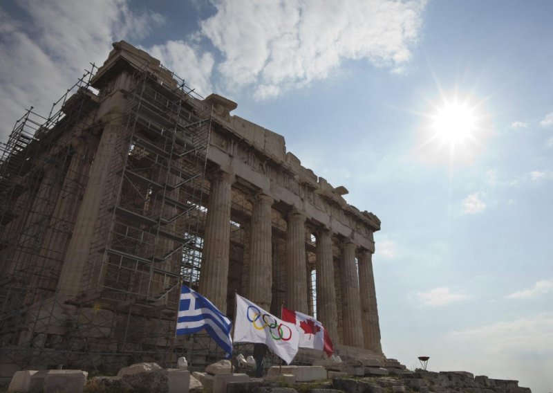 Grčka srezala proračunski deficit za 39,7 posto