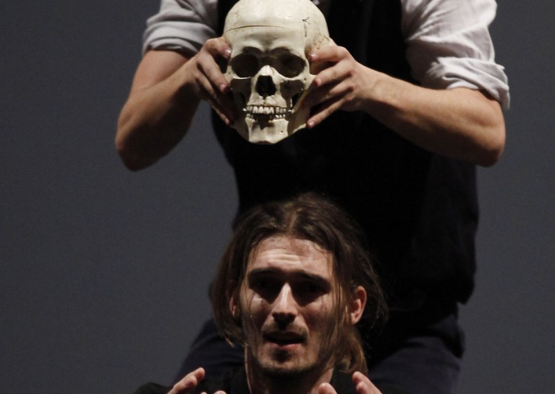 Rezolutno suvremeni 'Hamlet' u Splitu