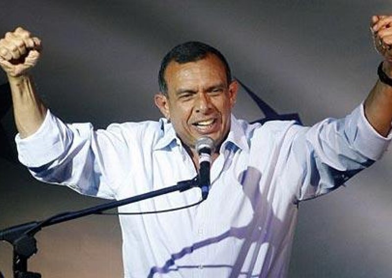 Porfirio Lobo postao predsjednik Hondurasa