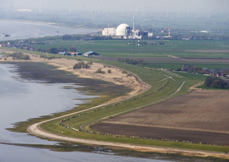 Ljudski lanac od 120 km protiv nuklearke