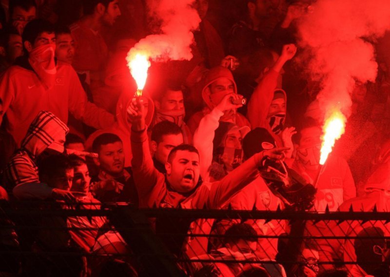 Na Maksimir stiže 2.000 turskih navijača