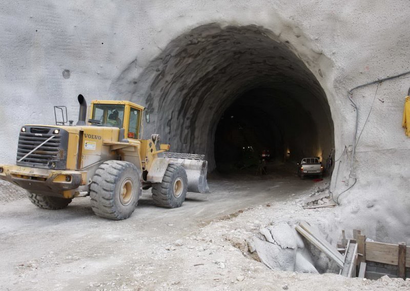 Nastavljaju se radovi na tunelu Sv. Ilija