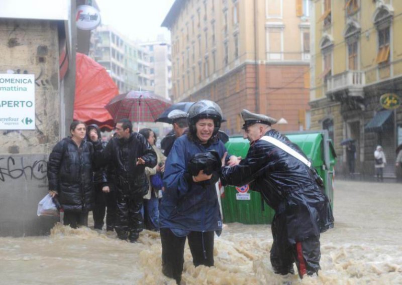 U nevremenu u Genovi poginulo šest osoba