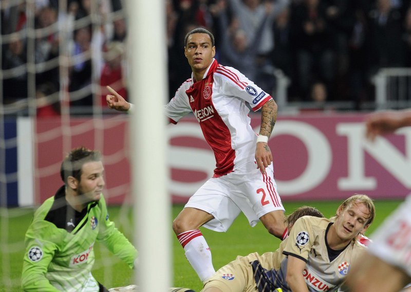 Ajax hammer Dinamo 4:0 in Champions League