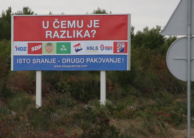 Uvrede na plakatima Stipe Petrine