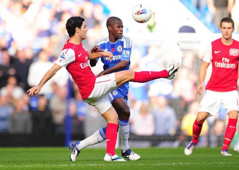 Arsenal 'ubio' Chelsea usred Stamford Bridgea