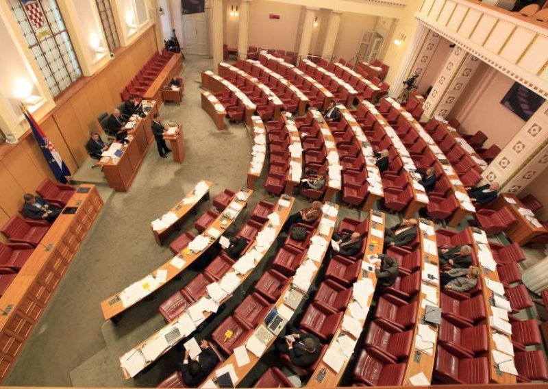 Kosor: Parliament will be sitting until October 28