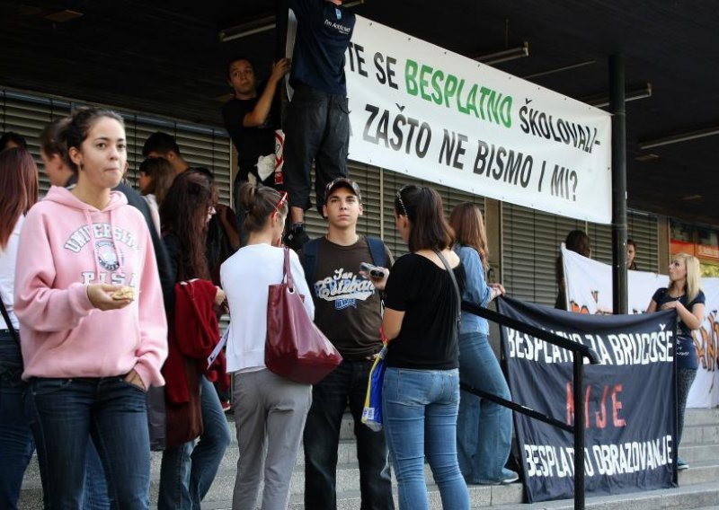 'Naši su roditelji već platili 'besplatno' Fuchsovo studiranje'