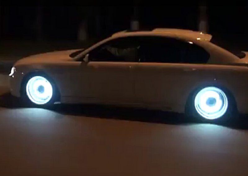 Pogledajte BMW sa svjetlećim kotačima