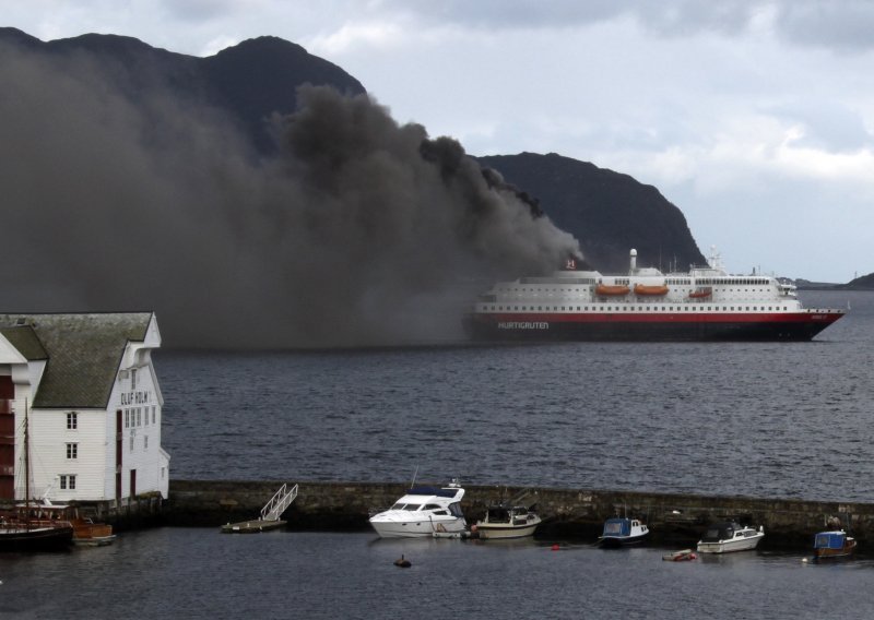 Dvoje poginulih u požaru na kruzeru u Norveškoj