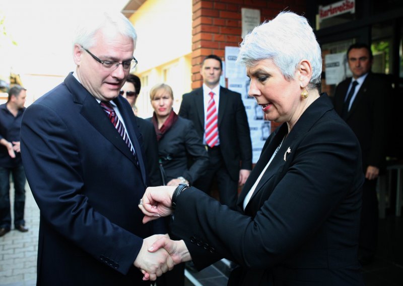 Josipovic says PM, he looking for meeting date