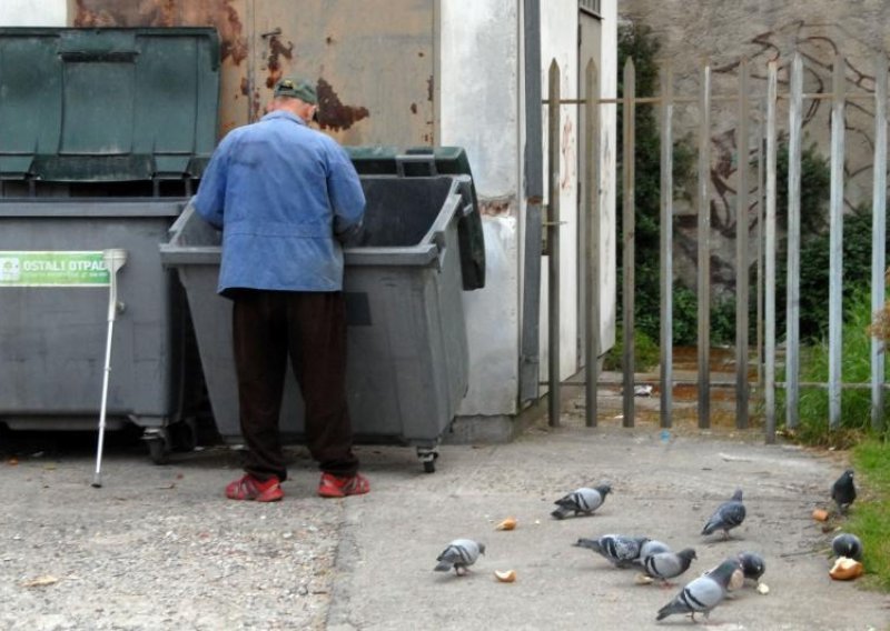 Dok Kosor 'izlazi iz krize', polovica zemlje je u banani