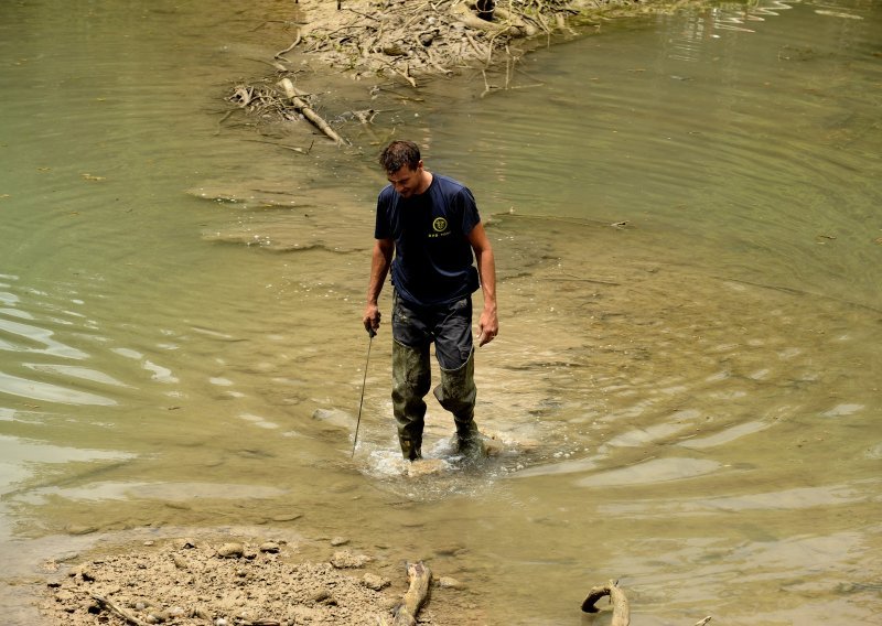 Jezero Brljan gotovo isušeno, Antoniji ni traga