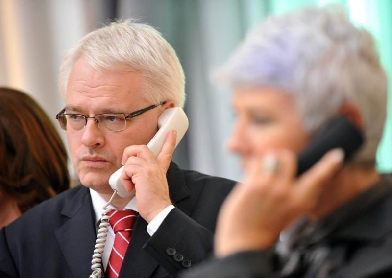 Zbog razmirica između Kosor i Josipovića HV bez načelnika?