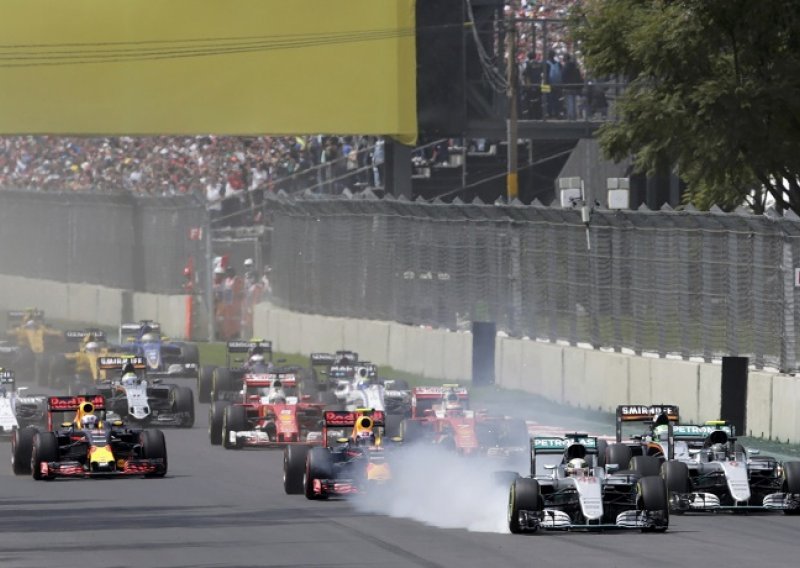 Hamiltonu pobjeda u Meksiku, Rosberg svejedno grabi prema tituli!