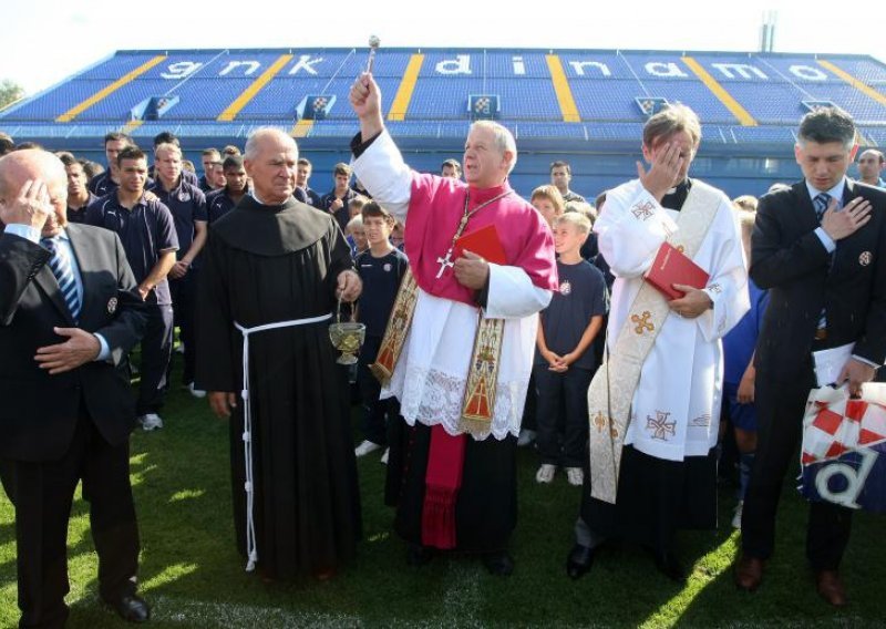 Biskup Gorski blagoslovio maksimirski stadion