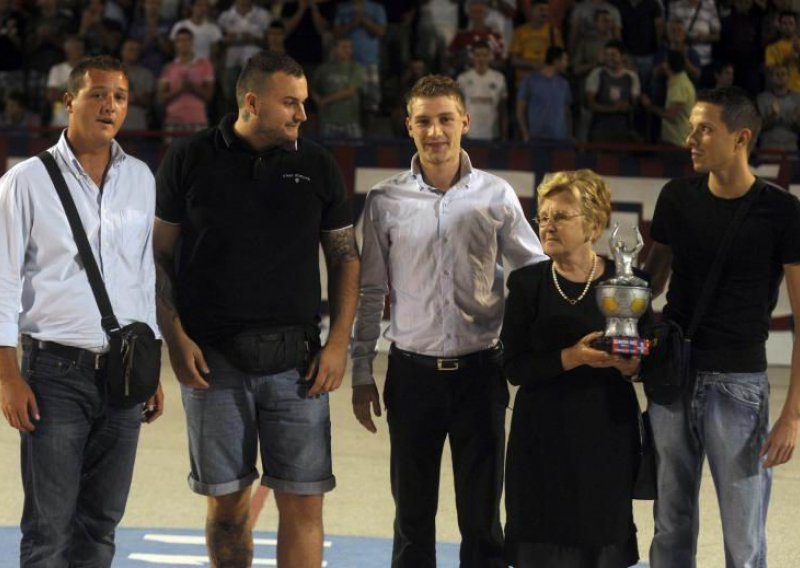 Torcidino Hajdučko srce Tomislavu Iviću