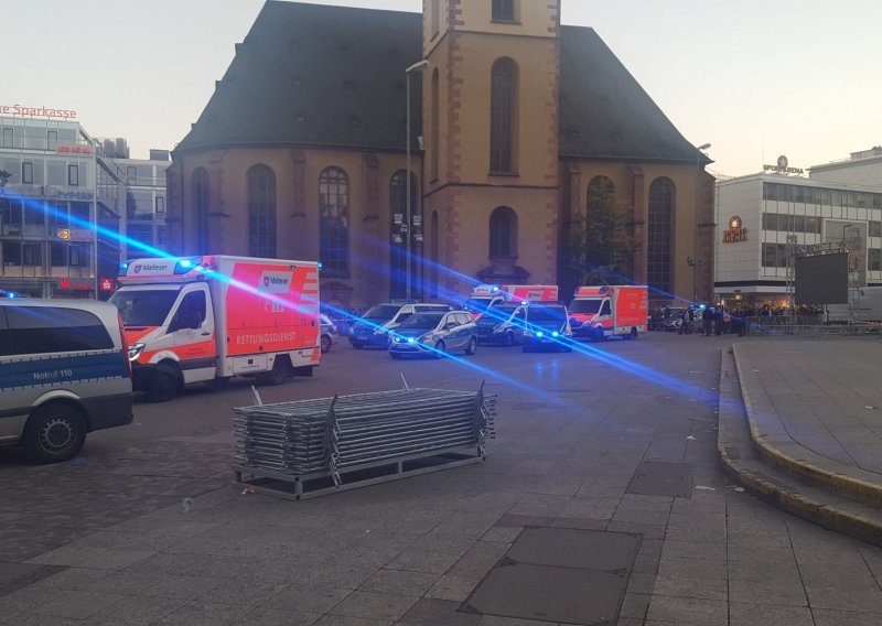 Napad u Frankfurtu: Četiri osobe izbodene, napadač u bijegu