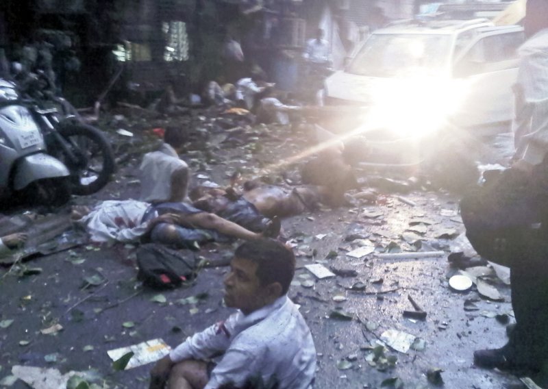 Deseci mrtvih u eksplozijama u Mumbaiju
