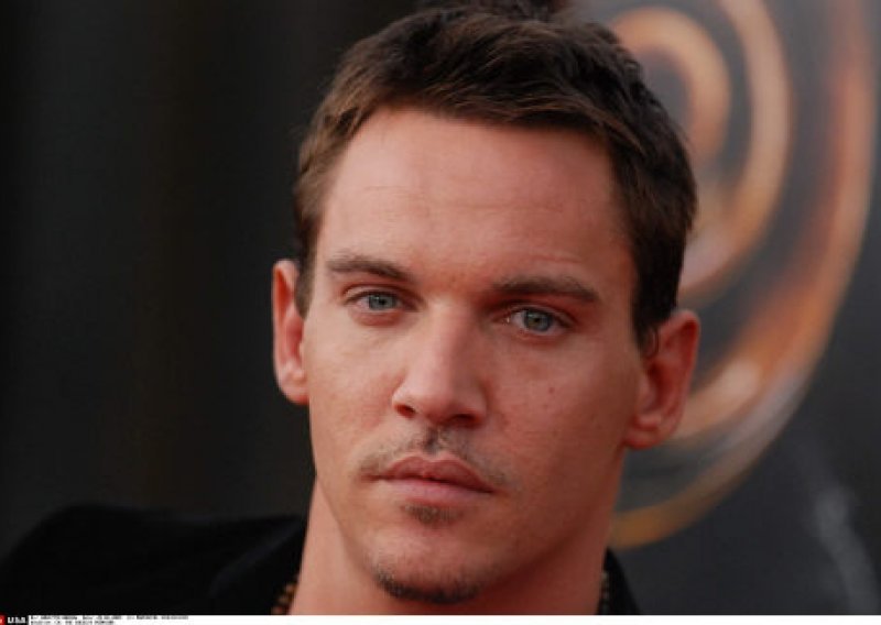 Glumac Jonathan Rhys Meyers uhićen zbog divljanja na aerodromu