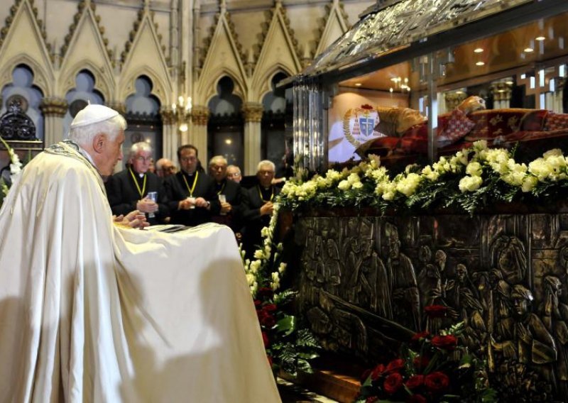 Srpska javnost Papi najviše zamjera molitvu za Stepinca