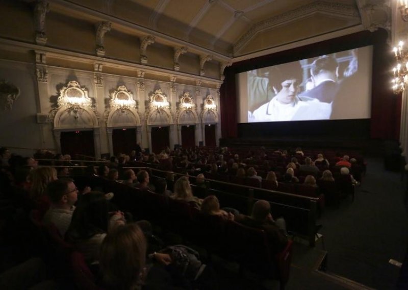 'PDV-om na ulaznice za kino približavamo se Albaniji'