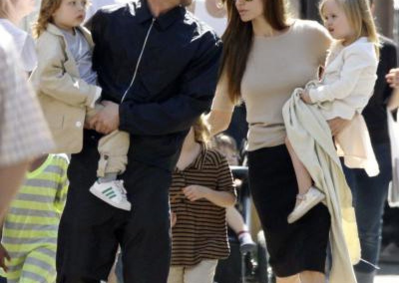 Angelina i Brad na djecu godišnje potroše 10 milijuna dolara