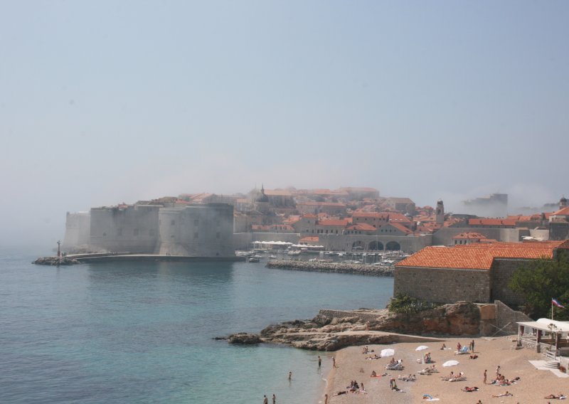 Pogledajte Dubrovnik u magli