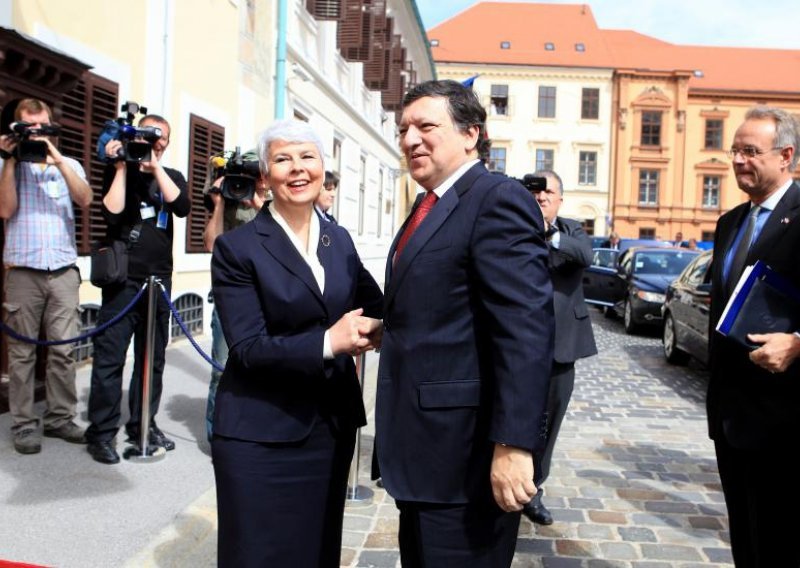 Barroso gives no date for completion of entry talks