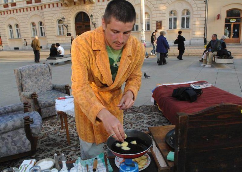 Jedan dan života u 'dnevnoj sobi' na Trgu A. Starčevića