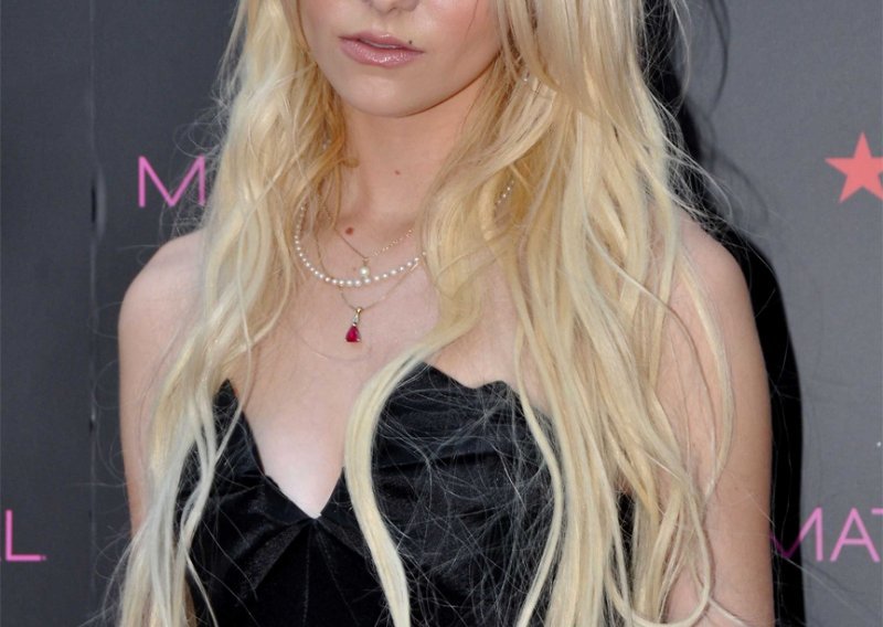 Taylor Momsen ljuta na roditelje