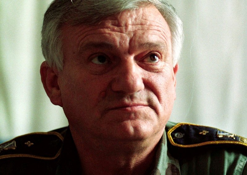 Bosnia requests general Divjak's extradition from Austria